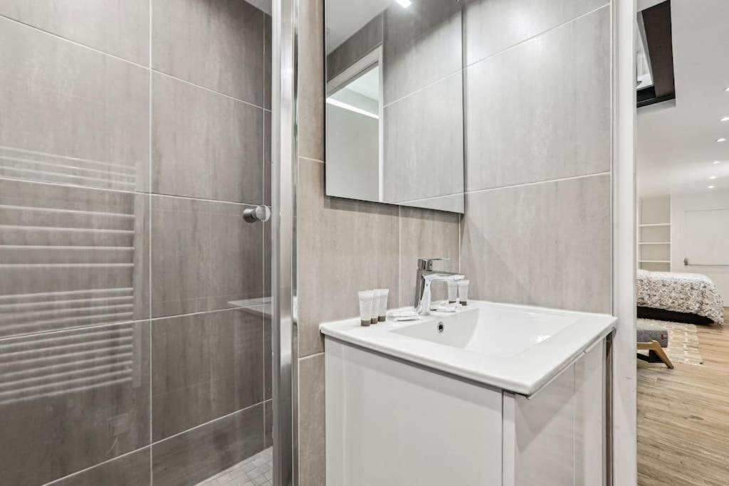 03 Tour Eiffel Appartement Pour 7 Personnes Παρίσι Εξωτερικό φωτογραφία