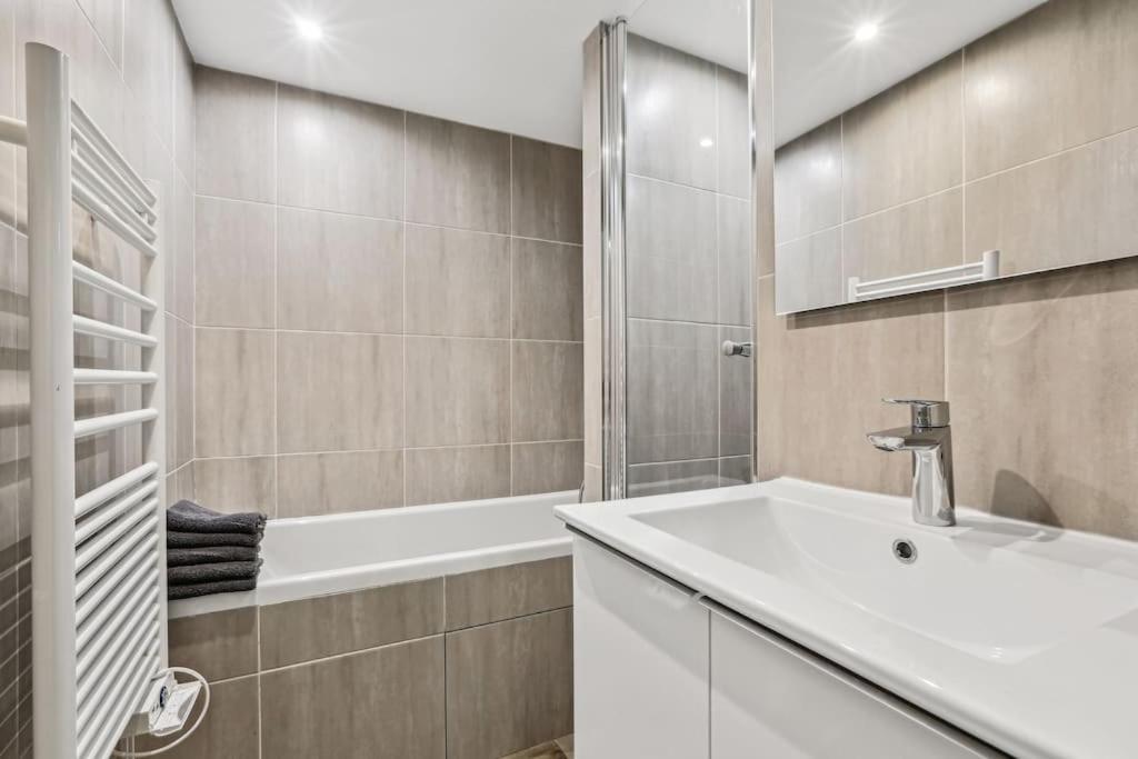 03 Tour Eiffel Appartement Pour 7 Personnes Παρίσι Εξωτερικό φωτογραφία